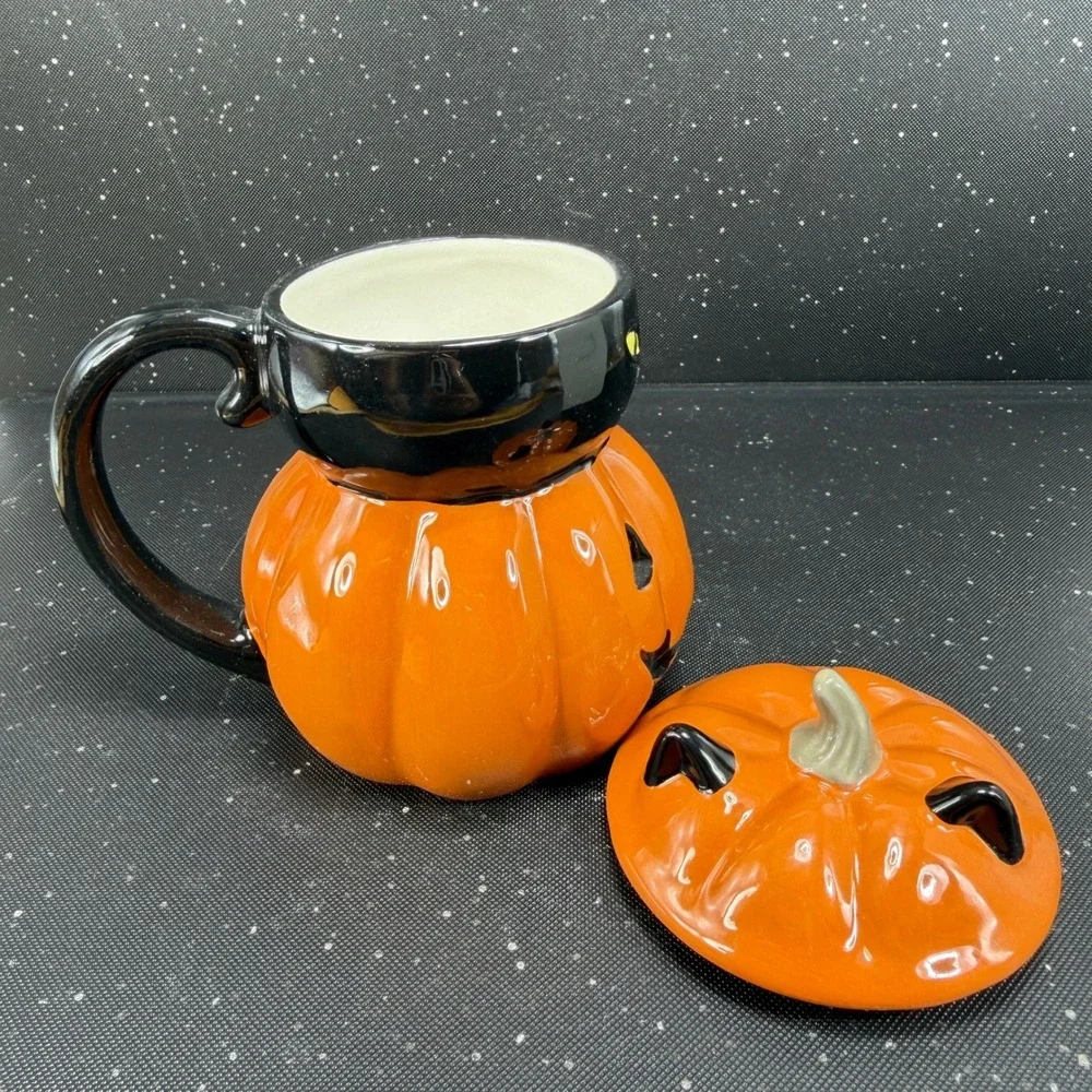 Pottery Barn Peek A Boo Cat Lidded Mug Halloween Pumpkin Black Cat Ceramic Cup